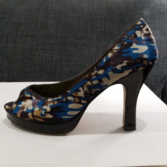 DONATED. Satin peep toe Madden Girl heels - Picture 6 of 8